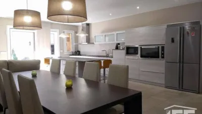 Chalet en venta en Alagón, Alagón de 445.000 €