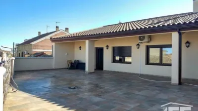 Chalet en venta en Alagón, Alagón de 445.000 €