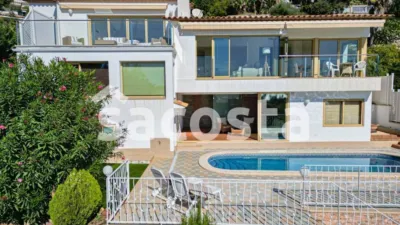 Villa in Mont-Ferrant-Sant Joan photo 13