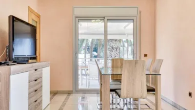 Villa in Canyelles-La Montgoda photo 3