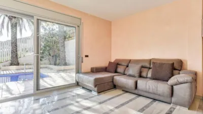 Villa in Canyelles-La Montgoda photo 4