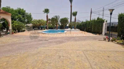 House in Cementerio Neighborhood photo 7
