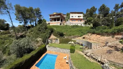 Chalet in Torrelles de Llobregat photo 2