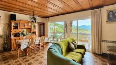 Chalet in Torrelles de Llobregat photo 8
