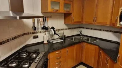 Habitación en alquiler en Joc de La Bola-Camps D'Esports, Joc de la Bola-Camps d'Esports (Lleida Capital) de 300 €<span>/mes</span>