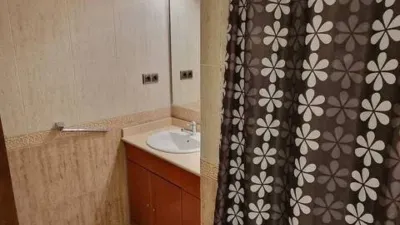 Habitación en alquiler en Joc de La Bola-Camps D'Esports, Joc de la Bola-Camps d'Esports (Lleida Capital) de 300 €<span>/mes</span>