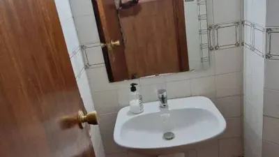 Habitación en alquiler en Joc de La Bola-Camps D'Esports, Joc de la Bola-Camps d'Esports (Lleida Capital) de 300 €<span>/mes</span>