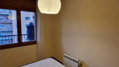 Habitación en alquiler en Joc de La Bola-Camps D'Esports, Joc de la Bola-Camps d'Esports (Lleida Capital) de 300 €<span>/mes</span>