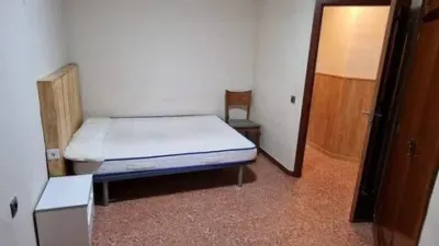 Habitación en alquiler en Joc de La Bola-Camps D'Esports, Joc de la Bola-Camps d'Esports (Lleida Capital) de 300 €<span>/mes</span>