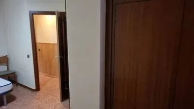 Habitación en alquiler en Joc de La Bola-Camps D'Esports, Joc de la Bola-Camps d'Esports (Lleida Capital) de 300 €<span>/mes</span>