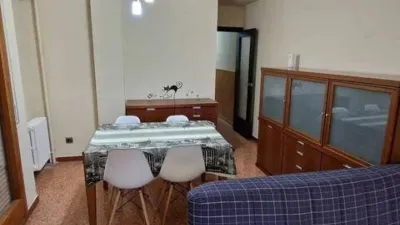 Habitación en alquiler en Joc de La Bola-Camps D'Esports, Joc de la Bola-Camps d'Esports (Lleida Capital) de 300 €<span>/mes</span>