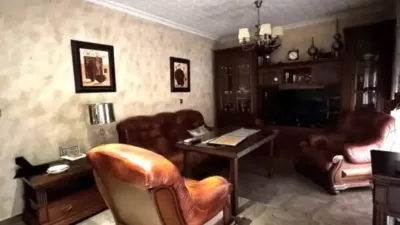 Chalet in Linares photo 2