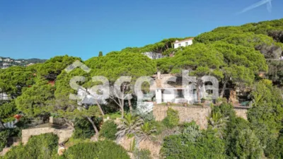 House in Canyelles-La Montgoda photo 3