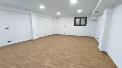 Local comercial en alquiler en Santiago de Compostela - Más