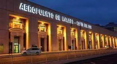 Nave comercial en venta en Carril de Montáñez, Churriana-El Pizarrillo-La Noria-Guadalsol (Distrito Churriana. Málaga Capital) de 3.442.500 €