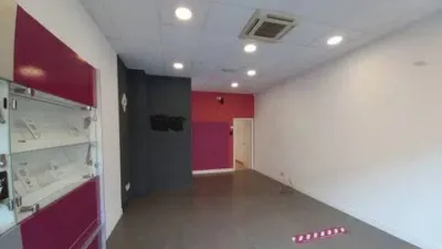Local comercial en alquiler en Cambre - Vista 2