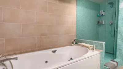 Piso en venta en Carrer de Móra d'Ebre, cerca de Carrer del Beat Almató, La Salut (Distrito Gràcia. Barcelona Capital) de 630.000 €