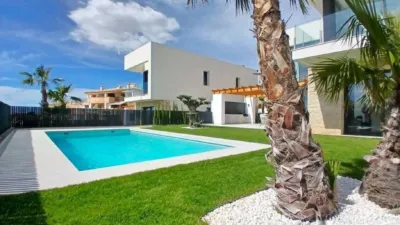 Villa on Carrer Berna photo 2