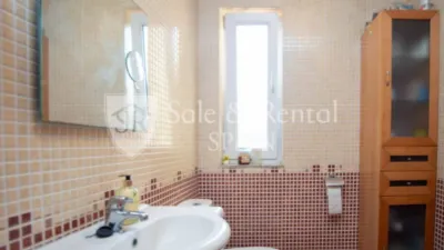 House in Canyelles-La Montgoda photo 12