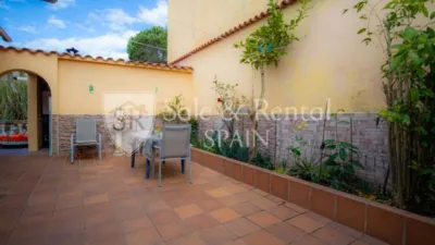 House in Canyelles-La Montgoda photo 13