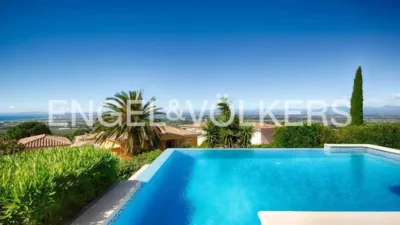 Chalet in Les Torroelles photo 3