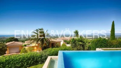 Chalet in Les Torroelles photo 4