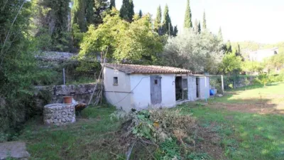 Rustic house on the street photo 14