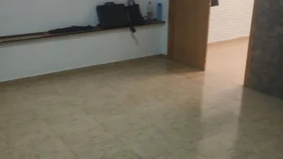 Local comercial en alquiler en Elda - Más