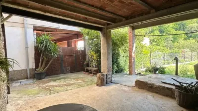 Chalet in Castellfollit de la Roca photo 3