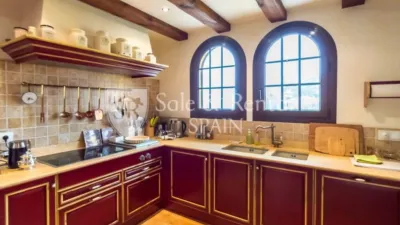 House in Canyelles-La Montgoda photo 12