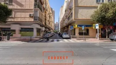 Local comercial en venta en Calle de Tirso de Molina - Més