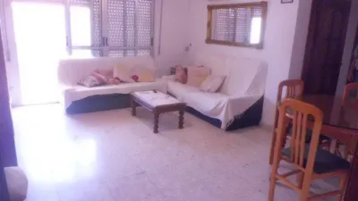 Piso en alquiler en Vista Alegre-Parque Cruz Conde, Vista Alegre-Parque Cruz Conde (Córdoba Capital) de 800 €<span>/mes</span>