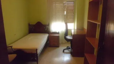 Piso en alquiler en Vista Alegre-Parque Cruz Conde, Vista Alegre-Parque Cruz Conde (Córdoba Capital) de 800 €<span>/mes</span>