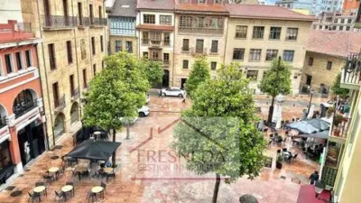 Piso en alquiler en Plaza de Riego, Centro (Oviedo) de 1.700 €<span>/mes</span>