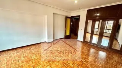 Piso en alquiler en Plaza de Riego, Centro (Oviedo) de 1.700 €<span>/mes</span>