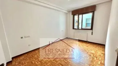 Piso en alquiler en Plaza de Riego, Centro (Oviedo) de 1.700 €<span>/mes</span>