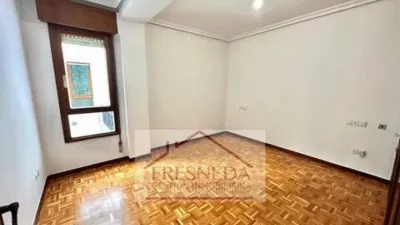 Piso en alquiler en Plaza de Riego, Centro (Oviedo) de 1.700 €<span>/mes</span>