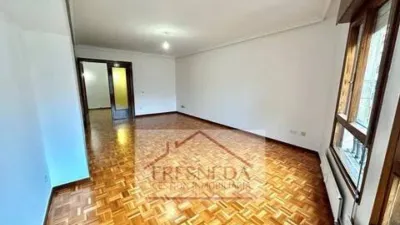 Piso en alquiler en Plaza de Riego, Centro (Oviedo) de 1.700 €<span>/mes</span>