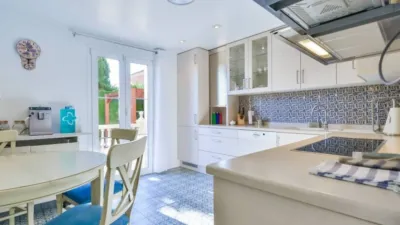 Villa on Carrer Illa Mallorca photo 9