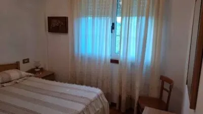 Casa – Sobrado, O Mesón - Más