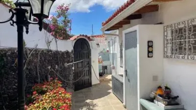 Chalet on Calle El Pino photo 3