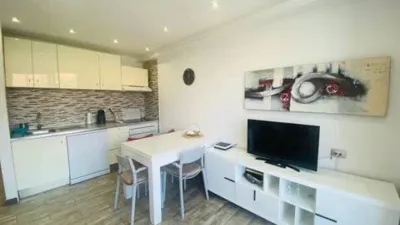 Apartment on Noelia Afonso Cabrera Street photo 3