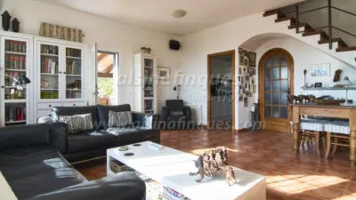 Chalet in Urbanitzacions del Nord photo 14