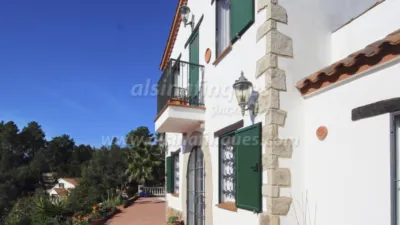 Chalet in Urbanitzacions del Nord photo 40