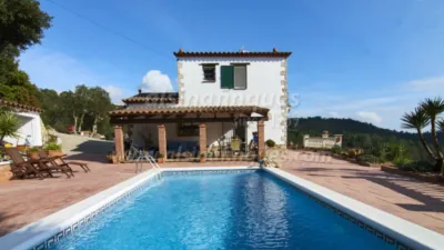 Chalet in Urbanitzacions del Nord photo 5