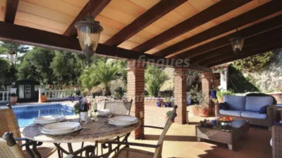 Chalet in Urbanitzacions del Nord photo 8