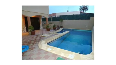 Chalet on Calle de Holanda photo 10