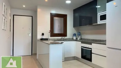Apartment on street photo 10