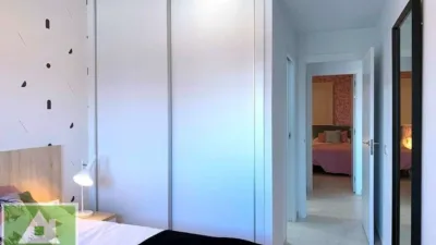 Apartment on street photo 12