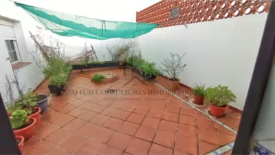House in the Centre photo 2